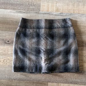 NWOT Limited skirt Size 4